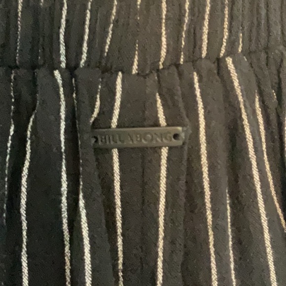 Billabong wide split leg black & white stripe pants size Medium - Picture 5 of 6